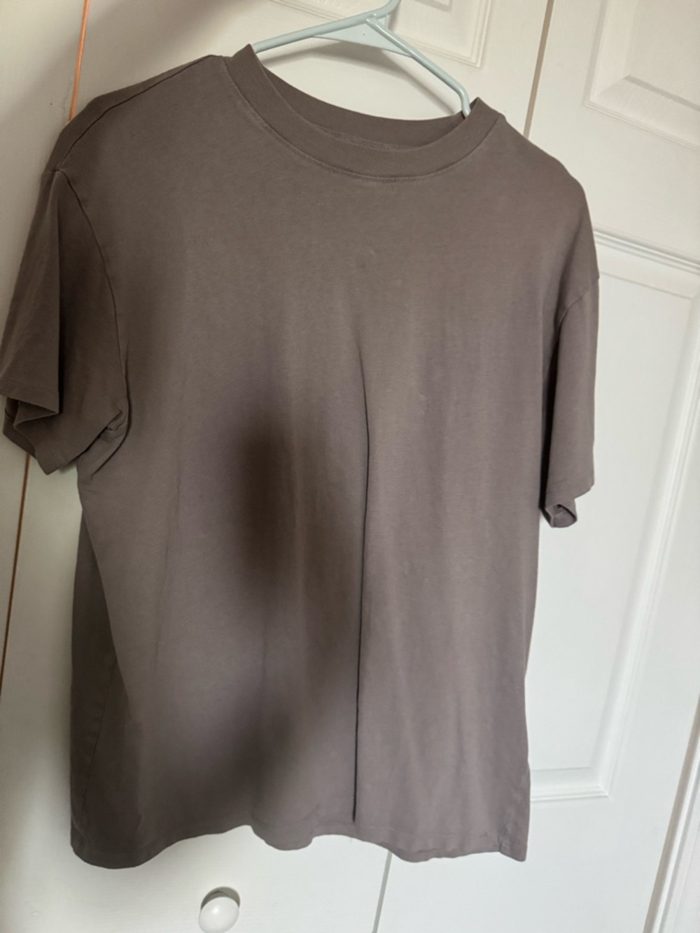 Women’s Crewneck T-Shirt in Taupe
(Gray/brown)